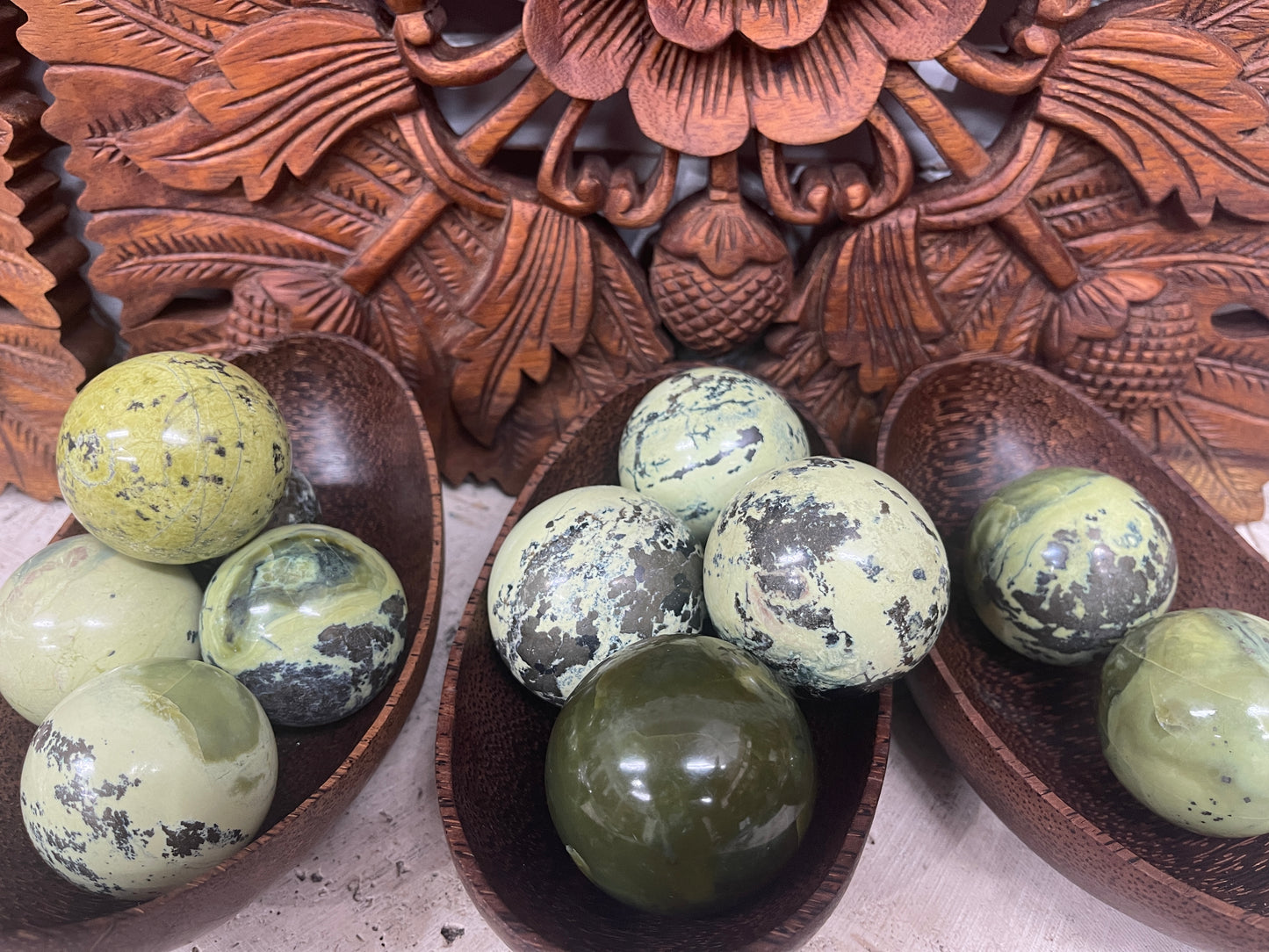 Infinite Serpentine Spheres