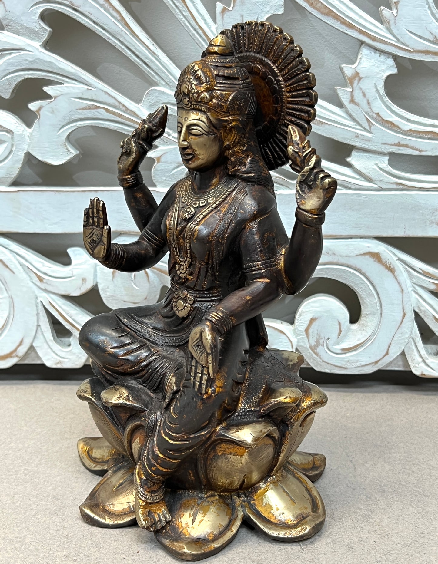 Laxmi Statue - Goddess of Wealth 25cm x 15cm