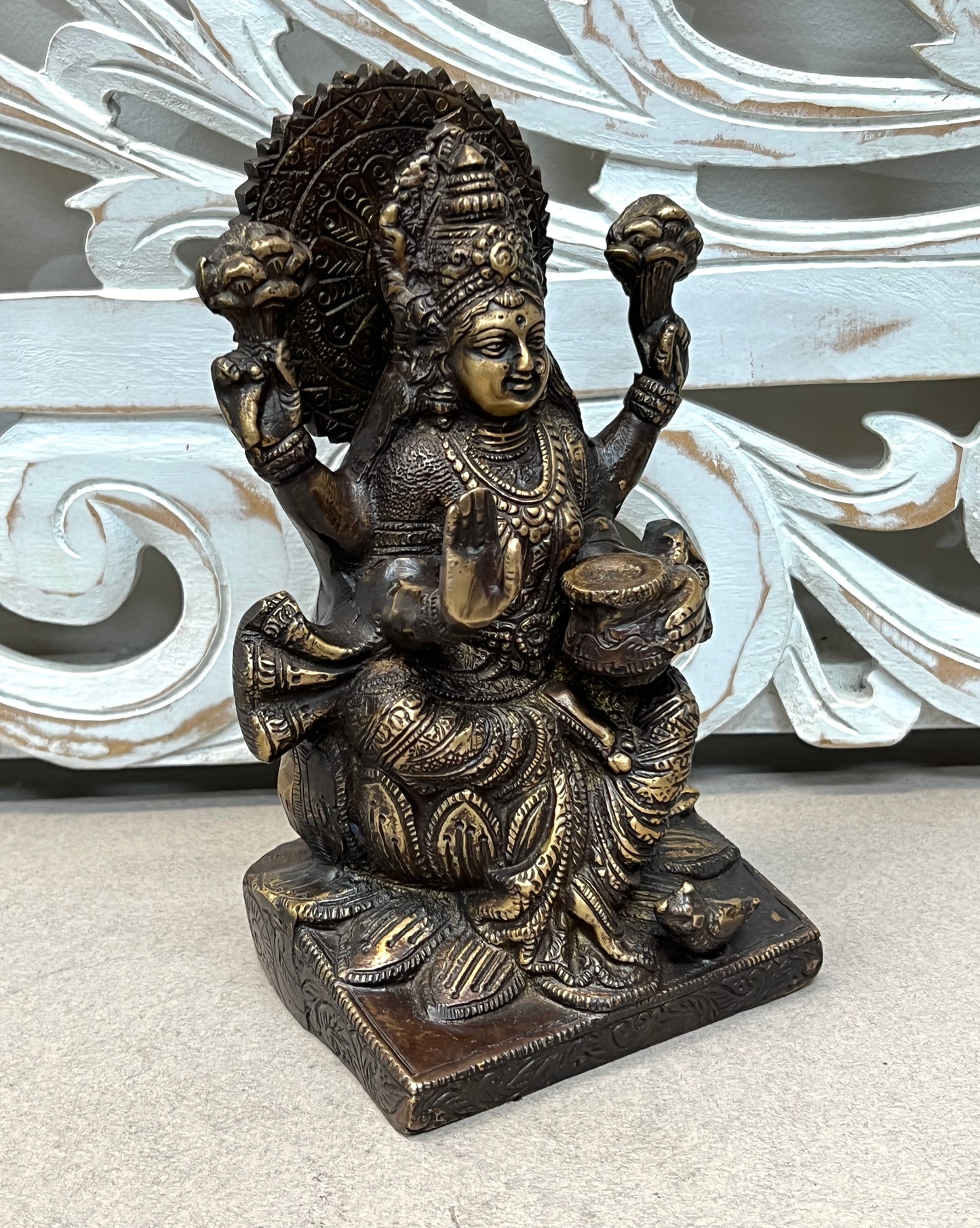 Laxmi Statue - Goddess of Wealth 20cm x 13cm