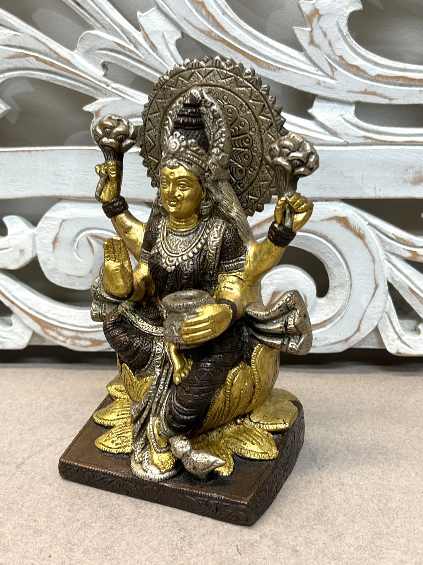 Laxmi Statue - Goddess of Wealth 20cm x 13cm