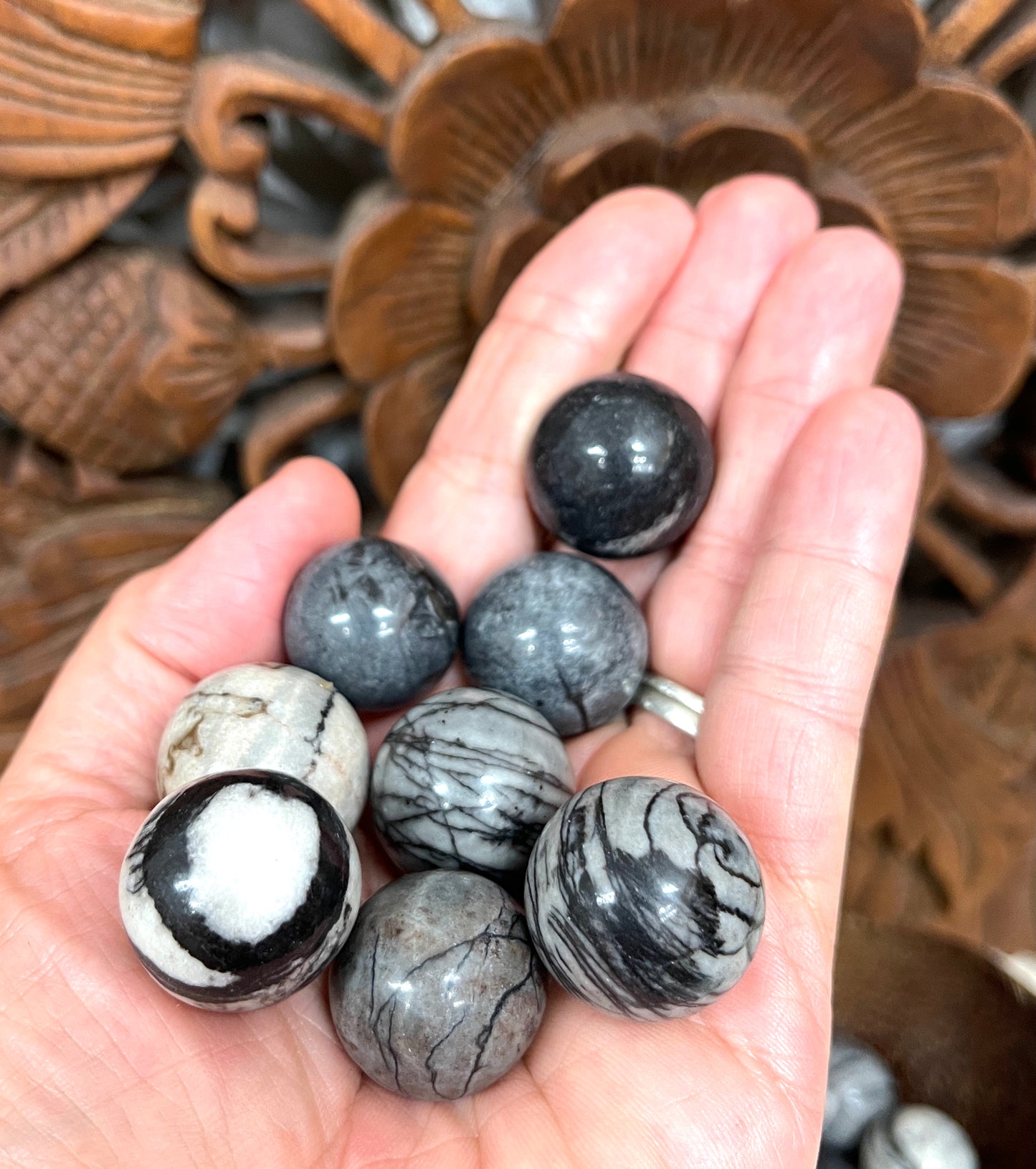Network Stone Spheres