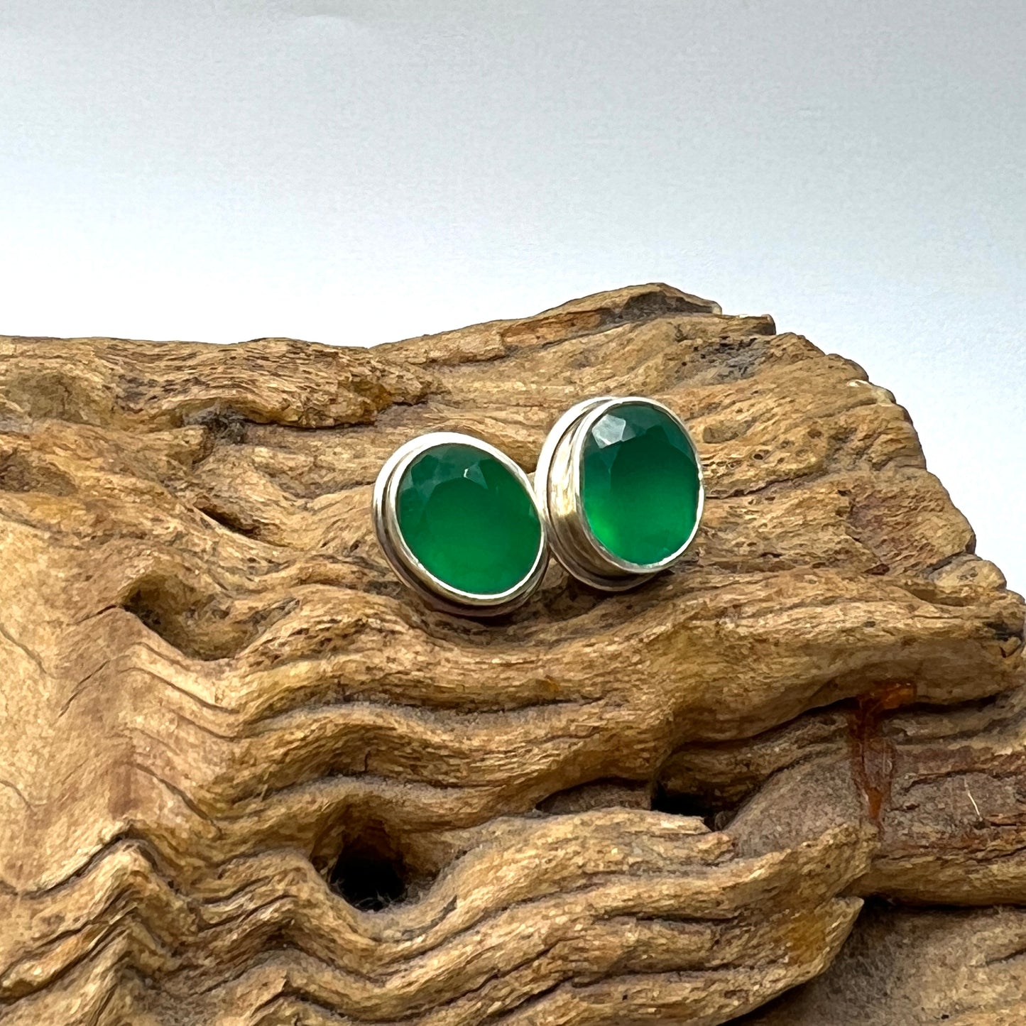 Oval Faceted Stud Earrings 10mm