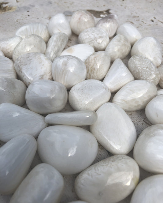 Scolecite Tumbles