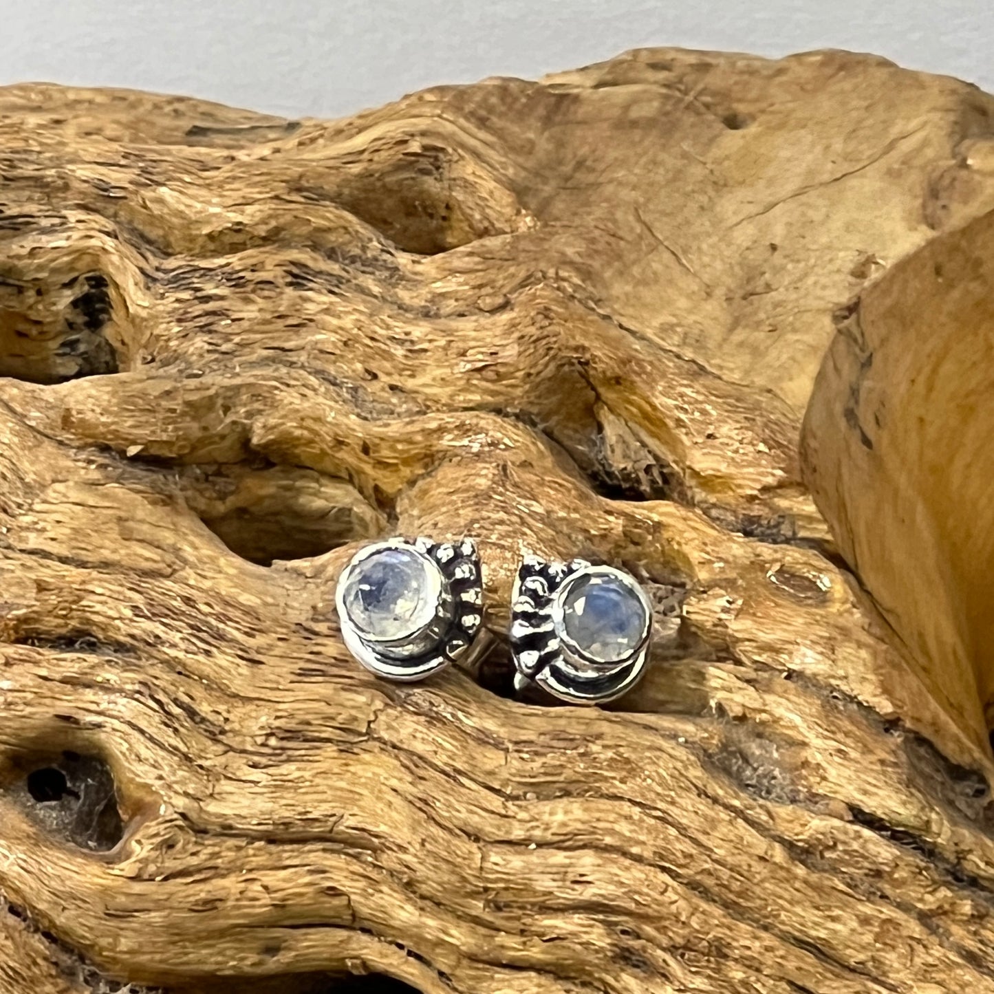 Mehindi Round Faceted Stud Earrings | 4mm