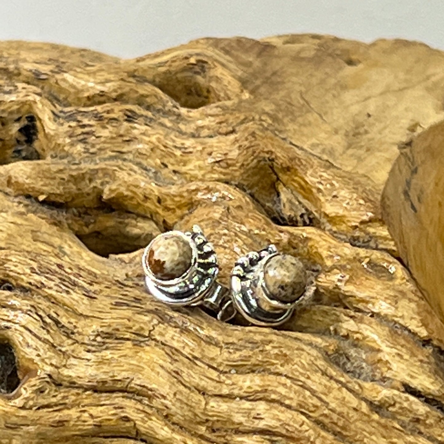 Mehindi Round Stud Earrings | 4mm