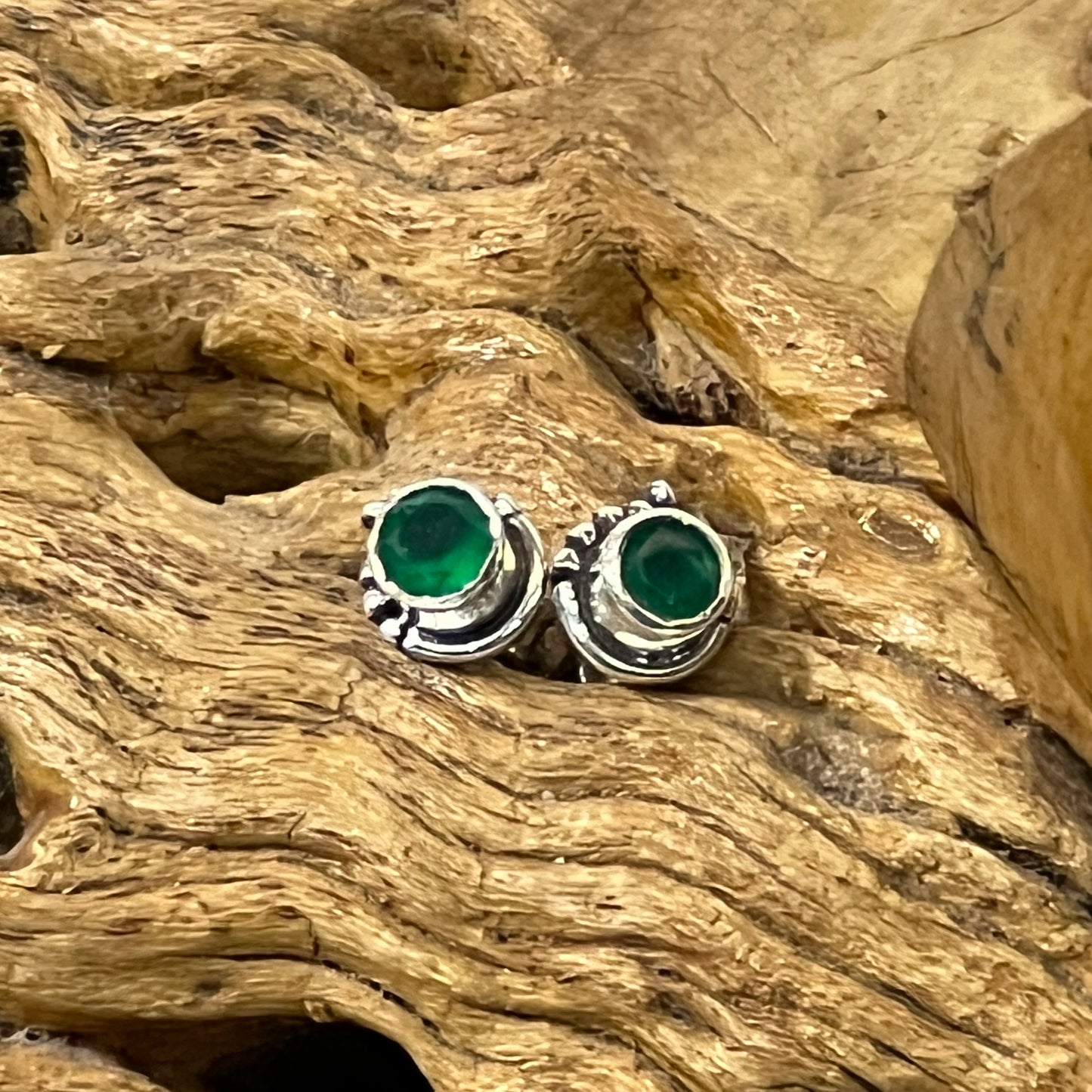Mehindi Round Faceted Stud Earrings | 4mm