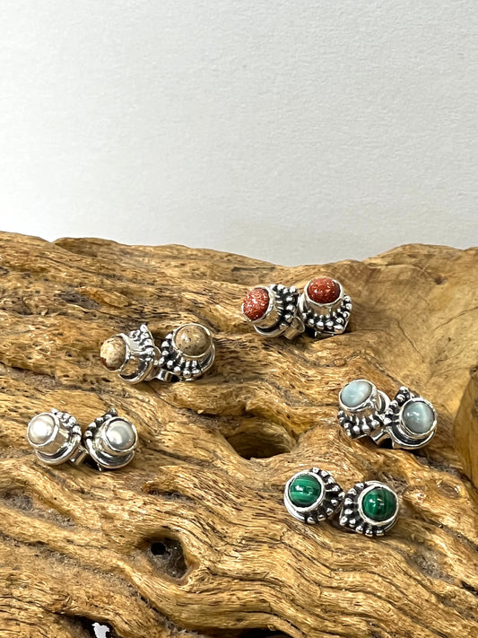 Mehindi Round Stud Earrings | 4mm