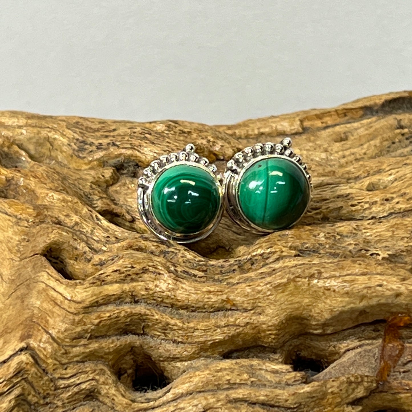 Mehindi Round Stud Earrings | 10mm