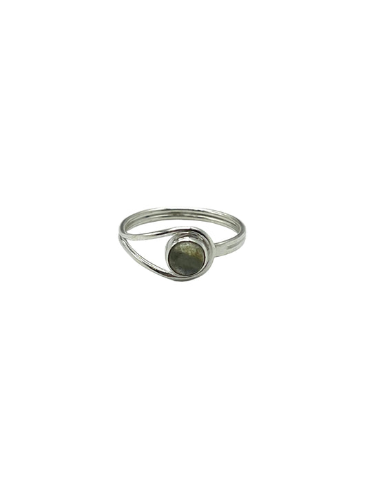 Lasso Gemstone Rings