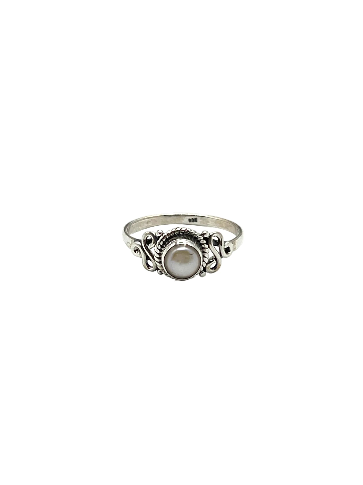 Circle Pearl Ring
