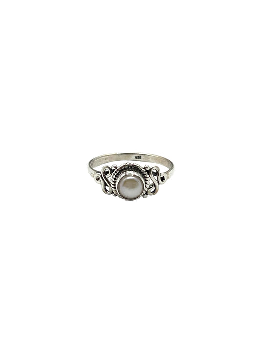 Circle Pearl Ring