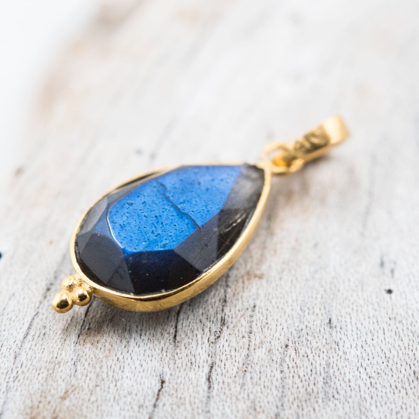 14 Karat Gold | Labradorite Pendant