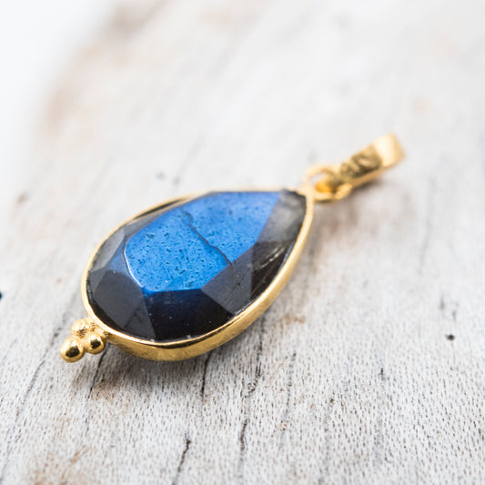 14 Karat Gold | Labradorite Pendant