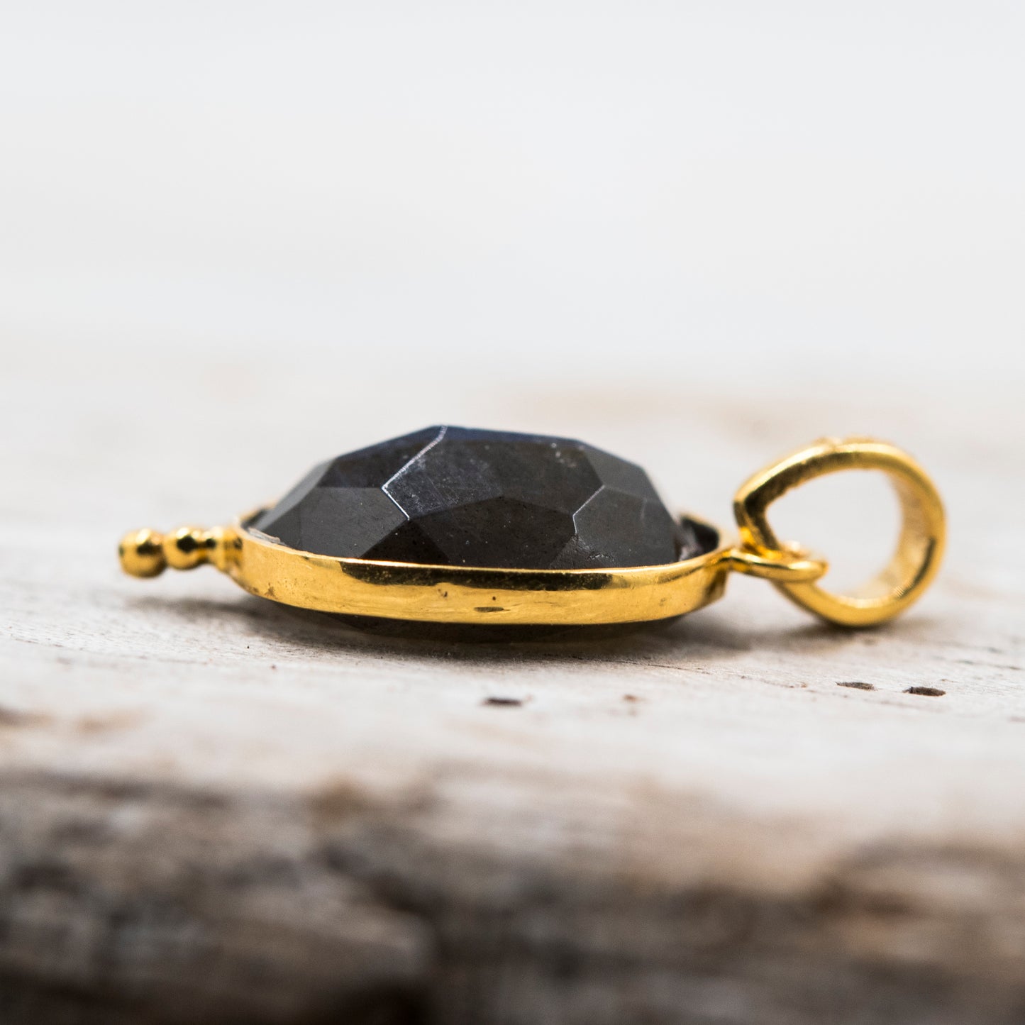 14 Karat Gold | Labradorite Pendant
