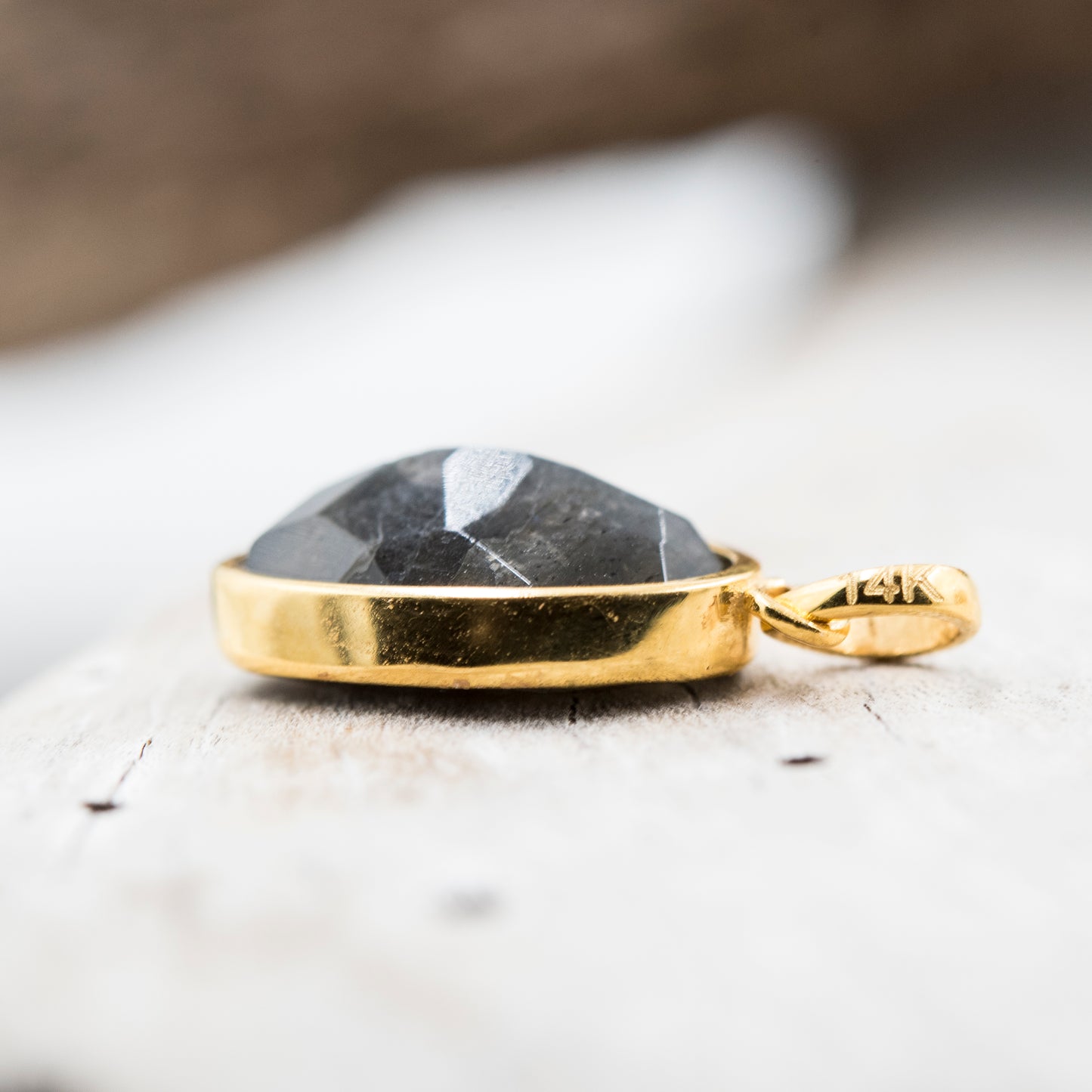 14 Karat Gold | Labradorite Pendant