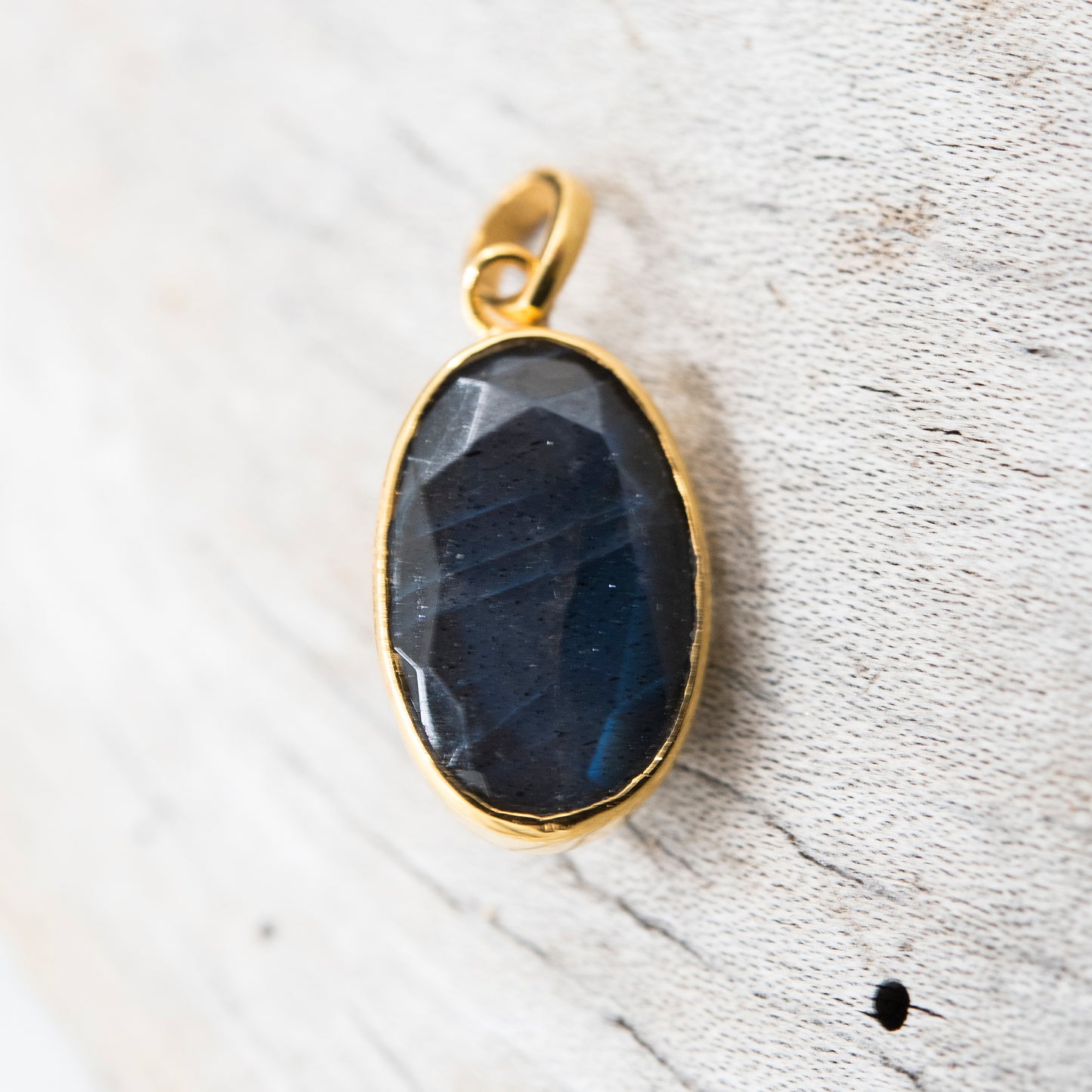 14 Karat Gold | Labradorite Pendant
