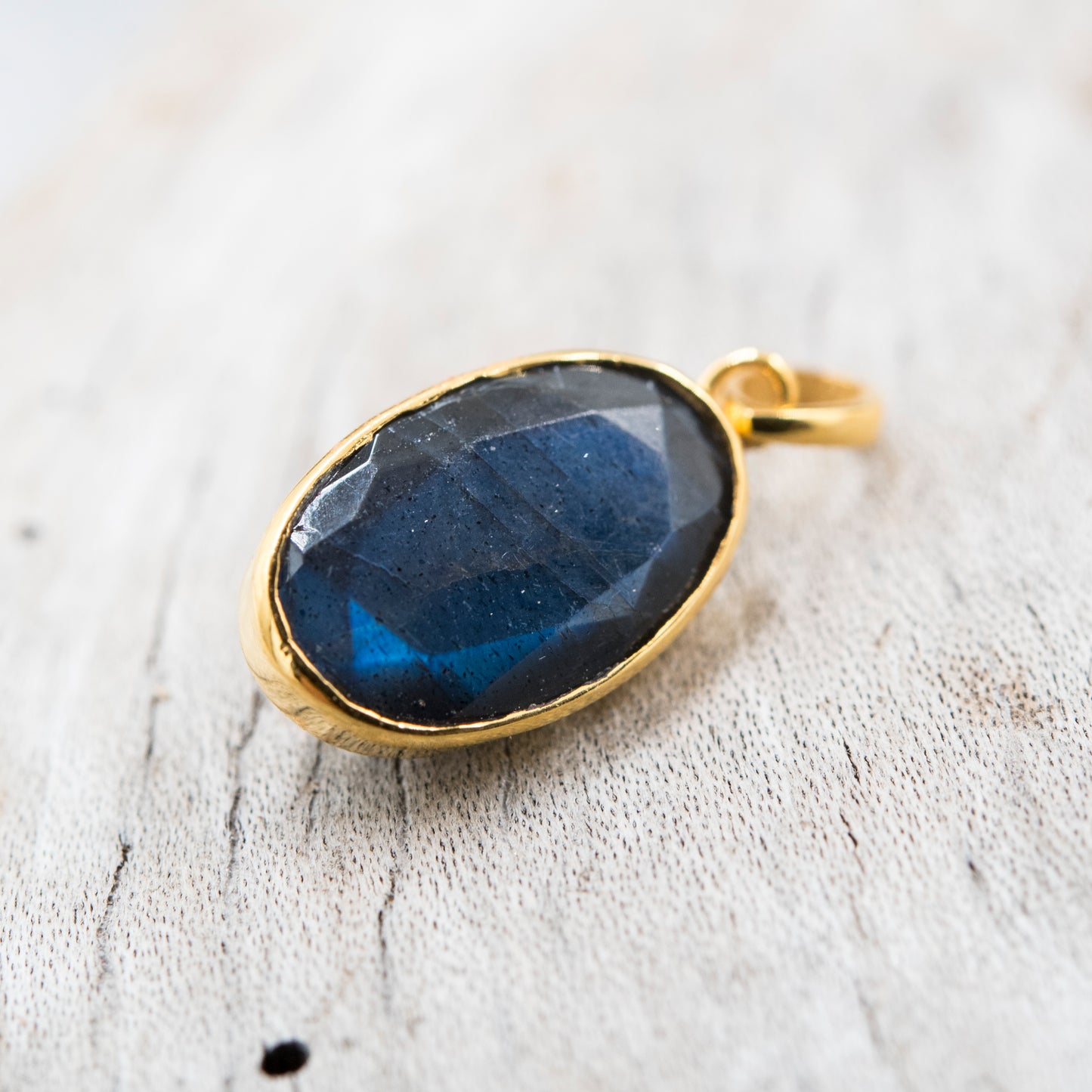14 Karat Gold | Labradorite Pendant