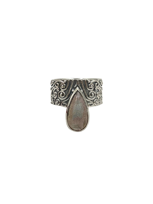 Teardrop Labradorite Ring