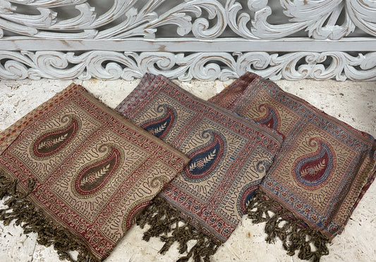 Silky Soft Pashmina Scarves w Traditional Paisley patterns