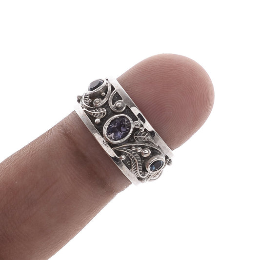 Beautifully Detailed Sterling Silver Vine ring