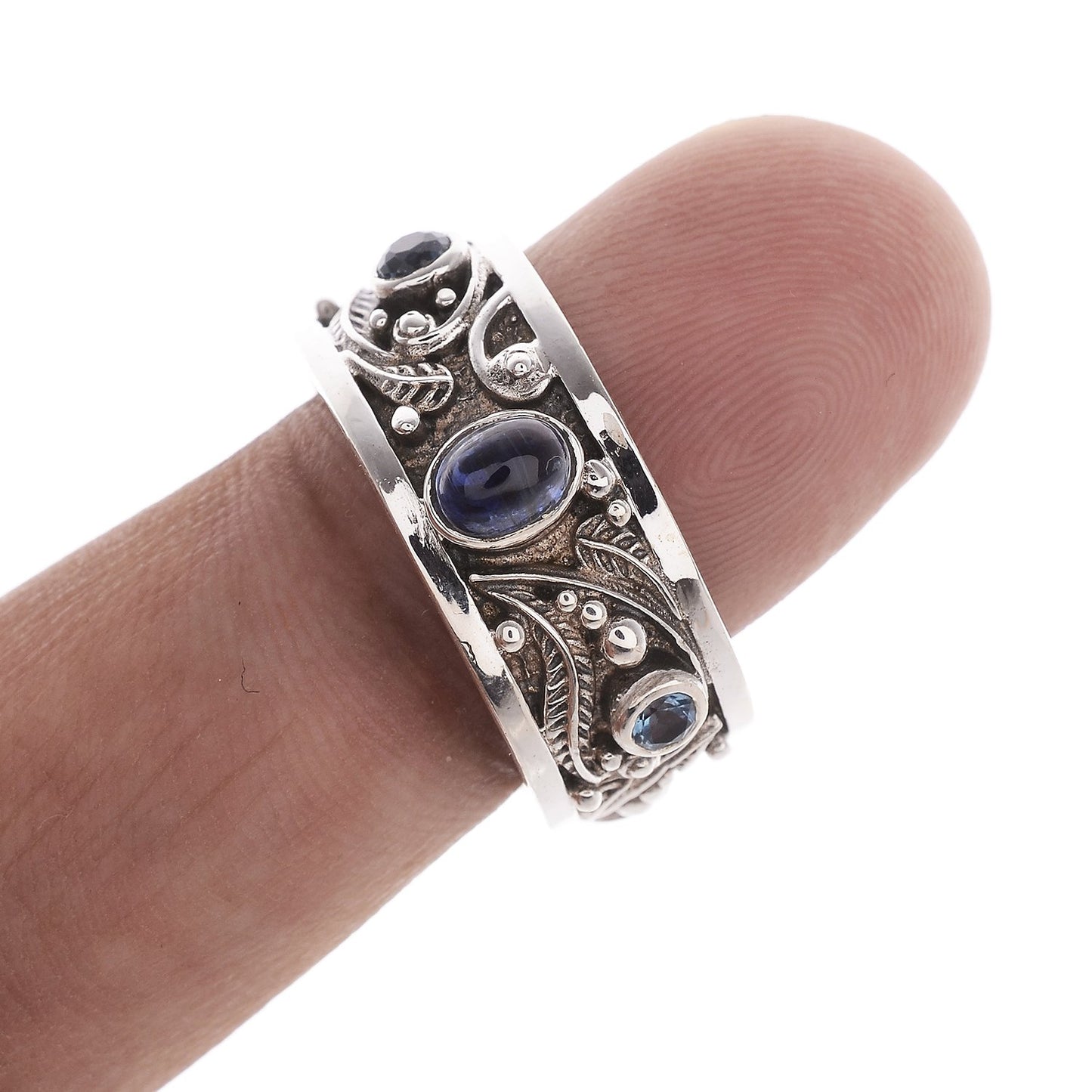 Beautifully Detailed Sterling Silver Vine Ring