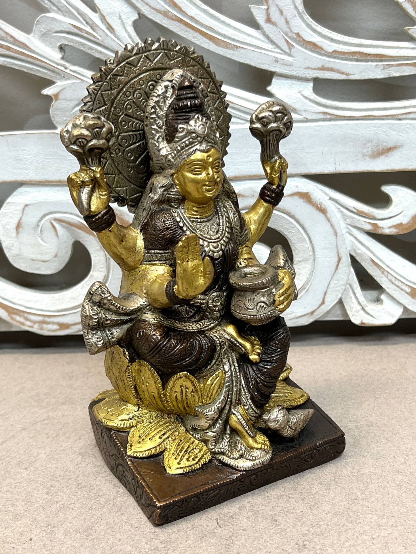 Laxmi Statue - Goddess of Wealth 20cm x 13cm