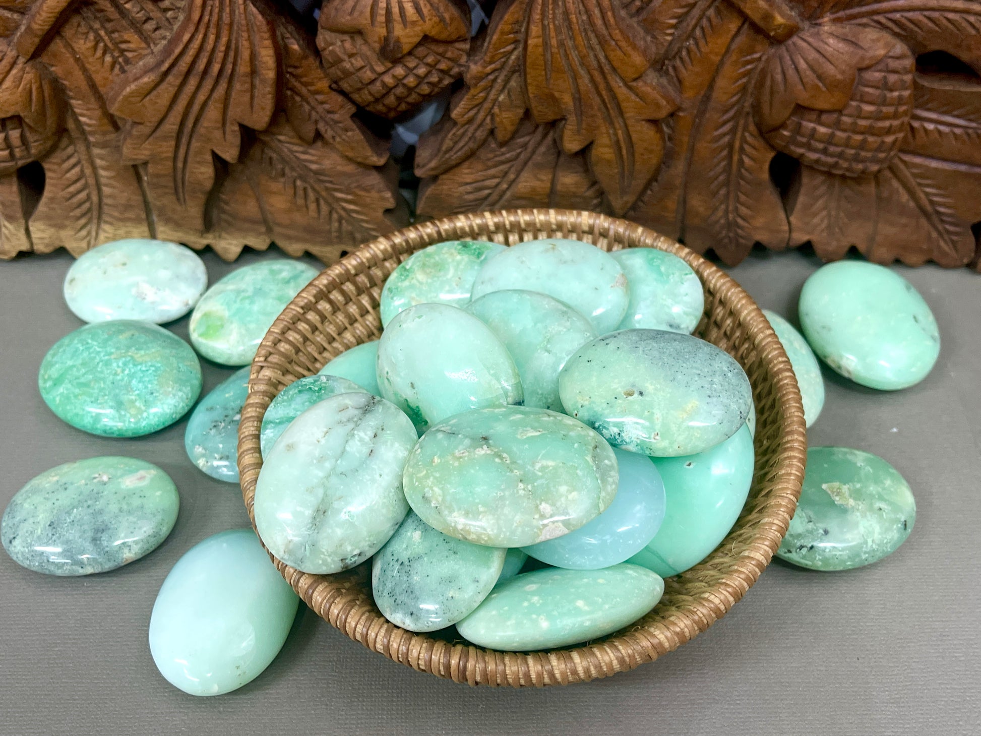 Chrysoprase Palmstones from Indonesia Chrysoprase Palmstones from Indonesia