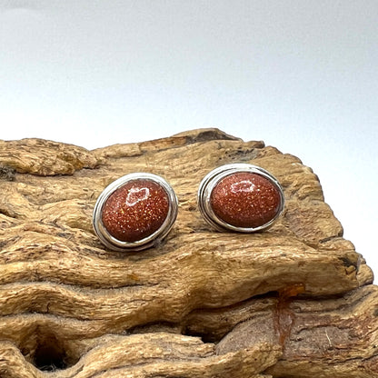 Oval Stud Earrings 10mm