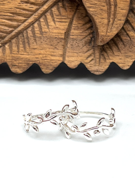 Sterling Silver Leafy Vine Ring