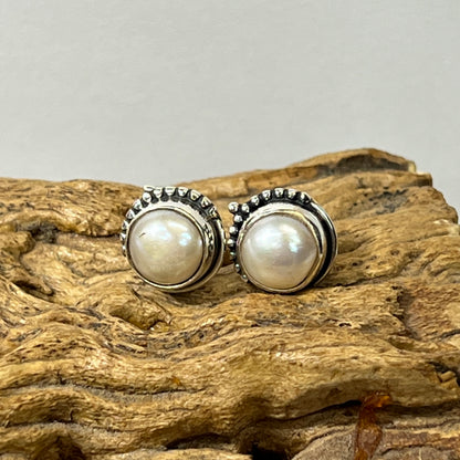 Mehindi Round Stud Earrings | 10mm